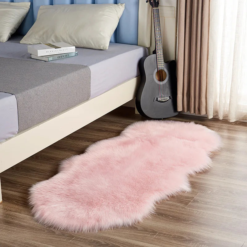 White Faux Sheepskin Carpet Irregular Long Soft Furry Floor Mats Living Room Bedroom Children's Room Bedside Decorative Carpets