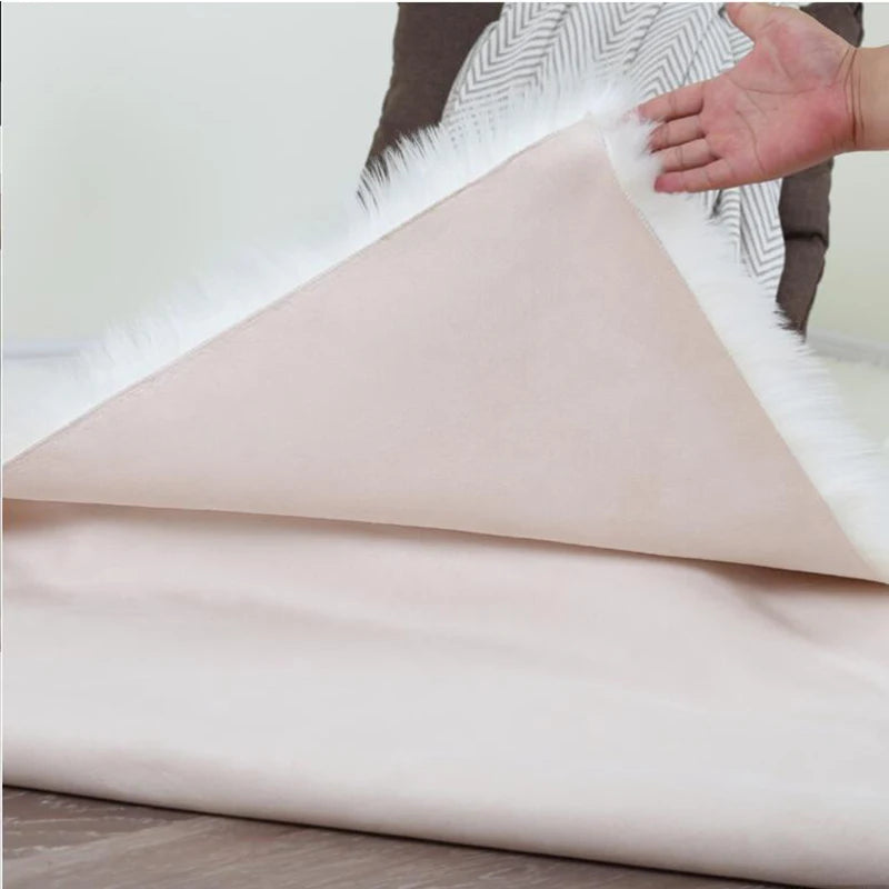 White Faux Sheepskin Carpet Irregular Long Soft Furry Floor Mats Living Room Bedroom Children's Room Bedside Decorative Carpets