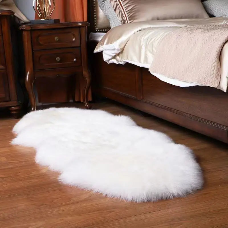 White Faux Sheepskin Carpet Irregular Long Soft Furry Floor Mats Living Room Bedroom Children's Room Bedside Decorative Carpets