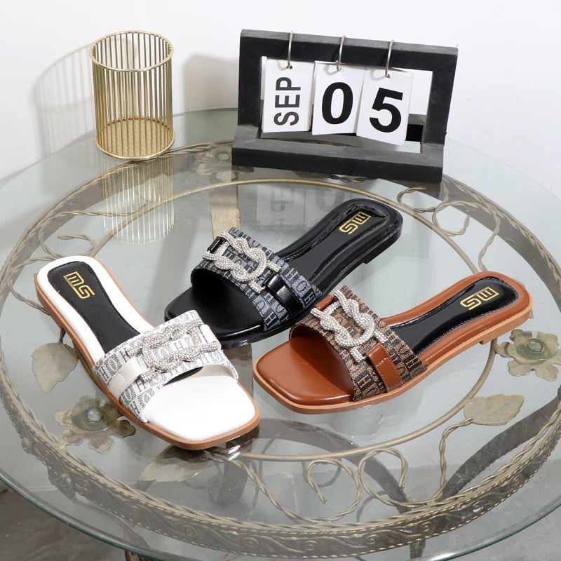 Slippers 2025 new anti-slip rhinestone flat bottom fashion word drag women's shoes wear sandals open toe luxurious lady slippers