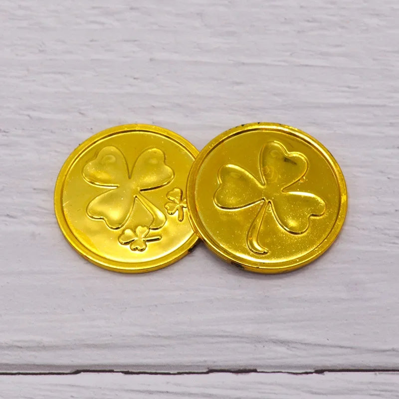 10/25/50pcs St Patrick Day Coin Props Green Clover Pattern Coin Fake Treasure Plastic Simulation Kids Festival Party Gifts Coin