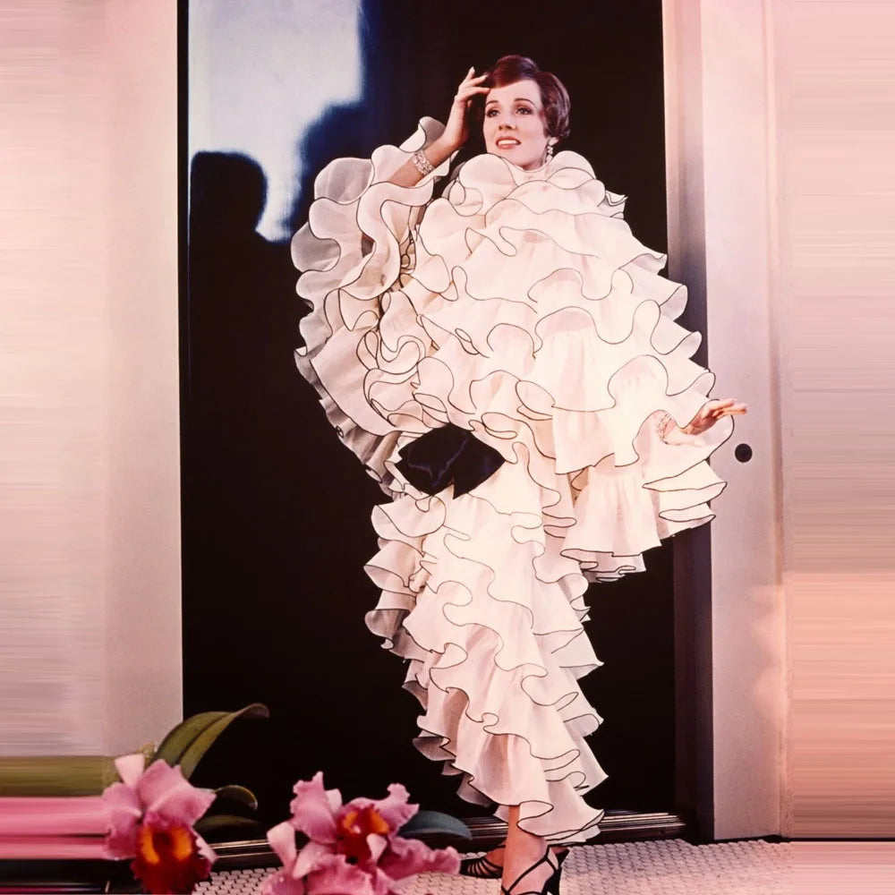 Ruffles Dresses O Neck Puffy Open Long Sleeves Asymmetrical Singer Dance Dresses High StreetSpecial Occasion Formal Gowns