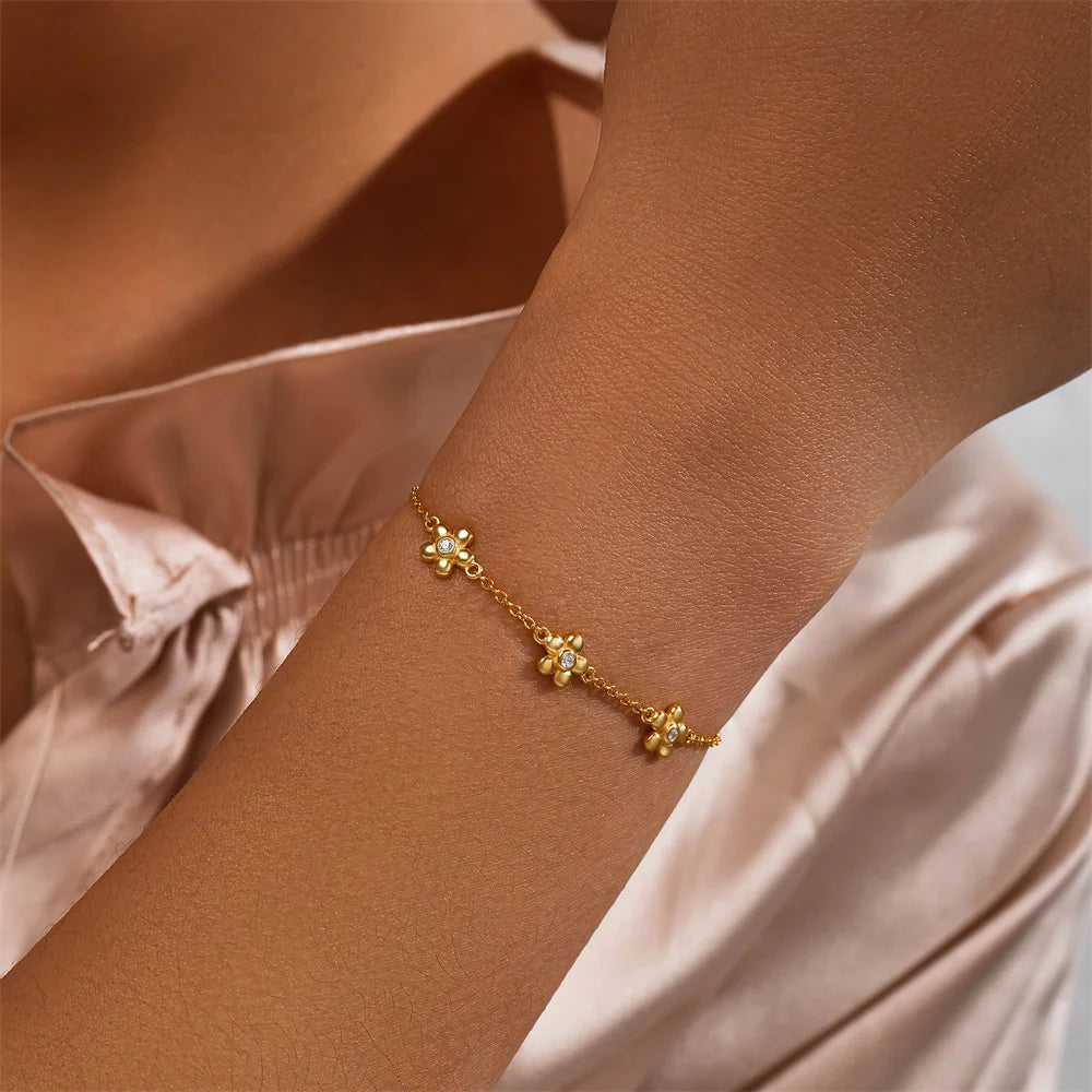 CANNER Little Daisy Flower Bracelet S925 Sterling Silver Small Fresh Sweet Versatile Fashion Bracelet Lady Holiday Jewelry Gifts