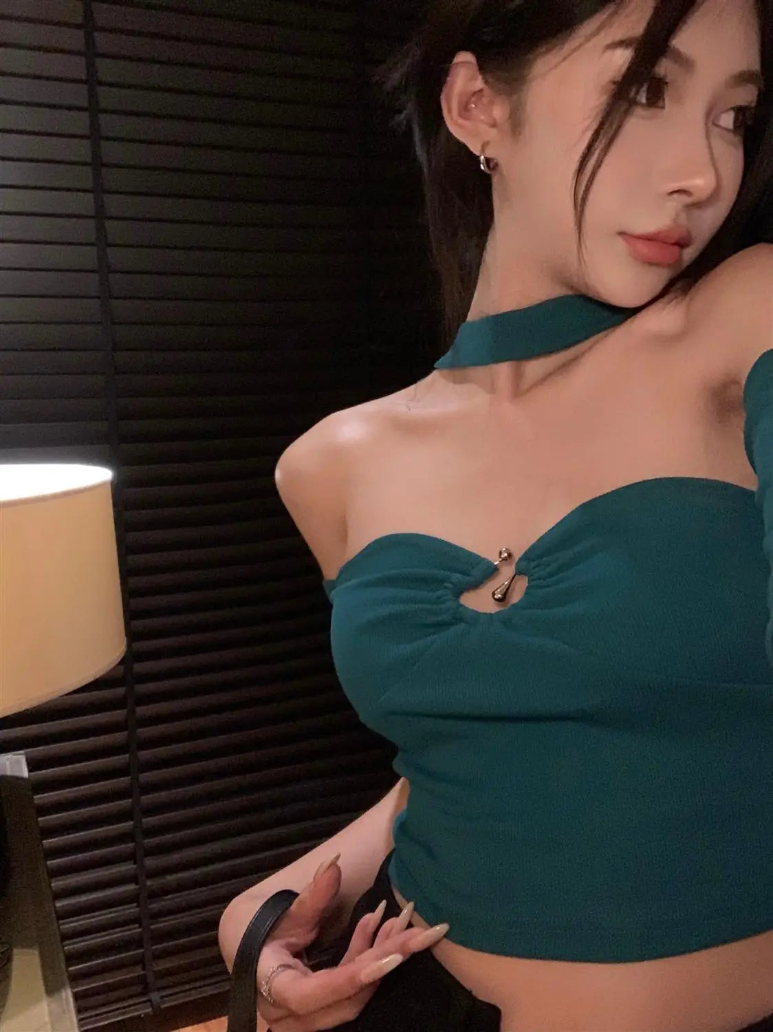 Hot Girl Sexy T-shirt for Women in Summer Pure Halter Neck One Shoulder Slim Design Niche Top Base Shirt