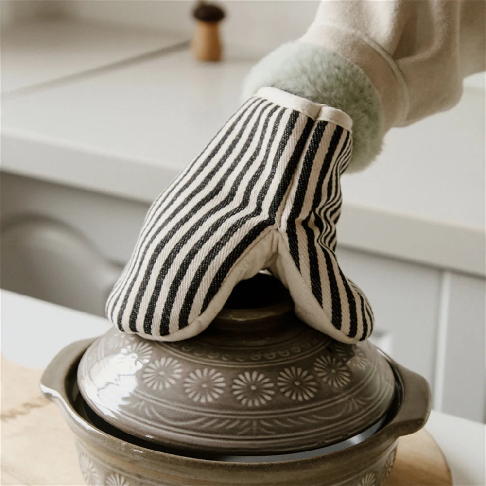 Household Insulated Gloves Microwave Anti-scald Gloves Thicken Striped Baking High Temperature Resistant Gloves Kitchen Tools