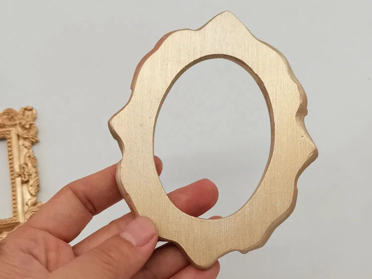 Mini gold small photo frame shooting props retro European style photo frame embossed nail art earrings pose props