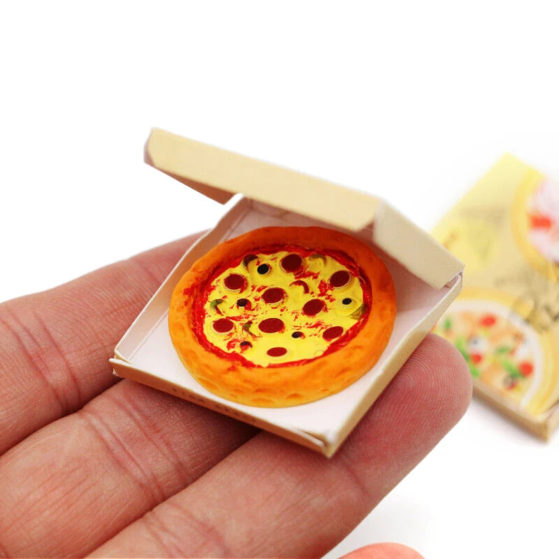 Dollhouse Takeaway Boxed Pizza 1:12 Dollhouse Miniature Simulation Kitchen Pizza Small Ornament Model DIY Kid Toy Accessories
