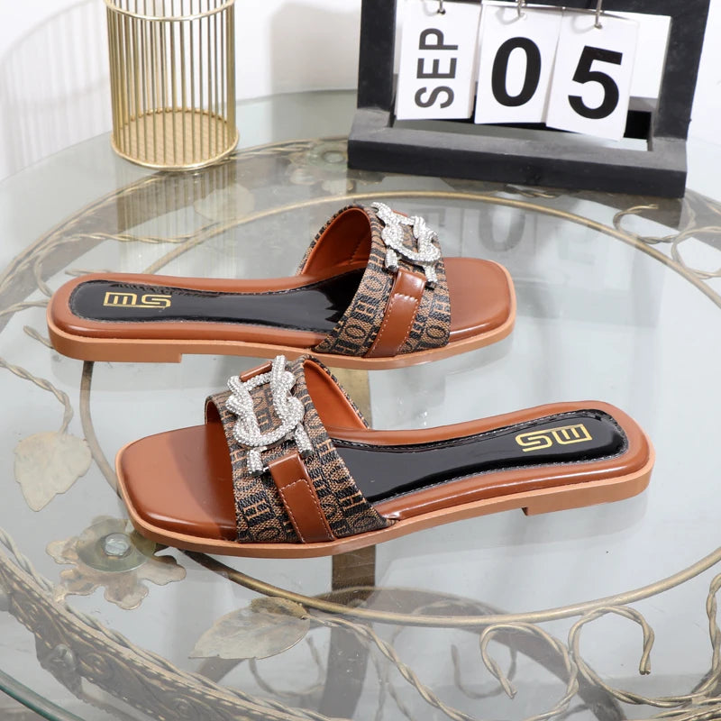 Slippers 2025 new anti-slip rhinestone flat bottom fashion word drag women's shoes wear sandals open toe luxurious lady slippers