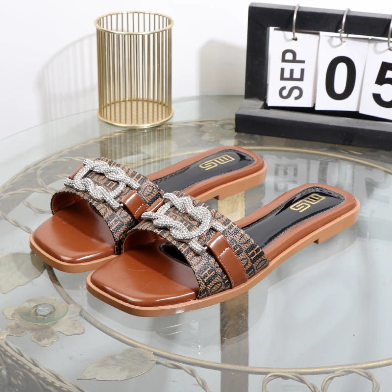 Slippers 2025 new anti-slip rhinestone flat bottom fashion word drag women's shoes wear sandals open toe luxurious lady slippers