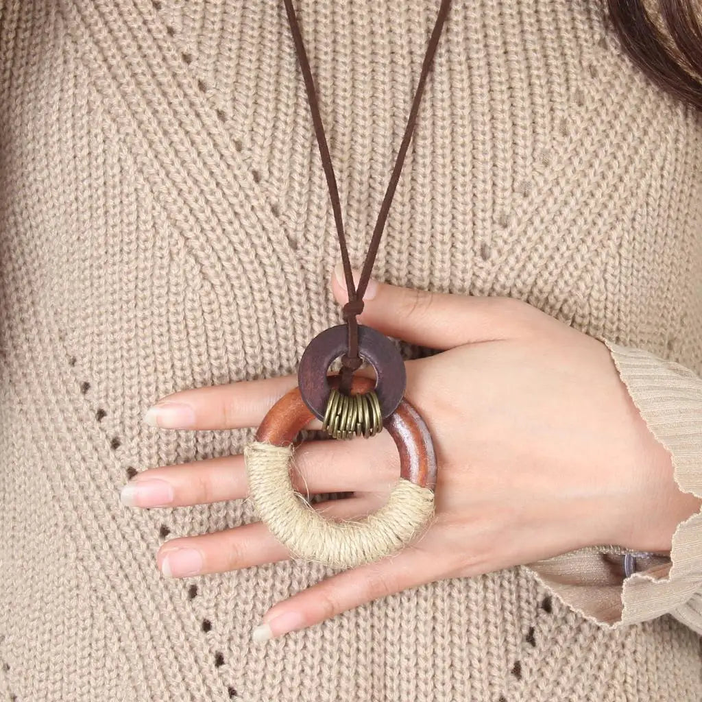 wood of vintage Circle Pendant with Hessian Rope Wrapped Lady Sweater Necklace