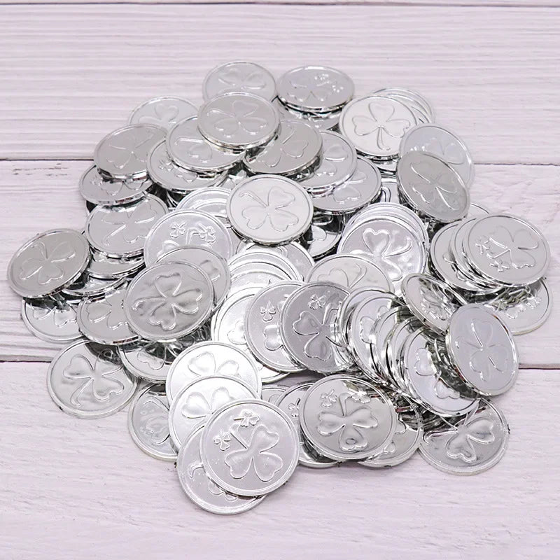 10/25/50pcs St Patrick Day Coin Props Green Clover Pattern Coin Fake Treasure Plastic Simulation Kids Festival Party Gifts Coin
