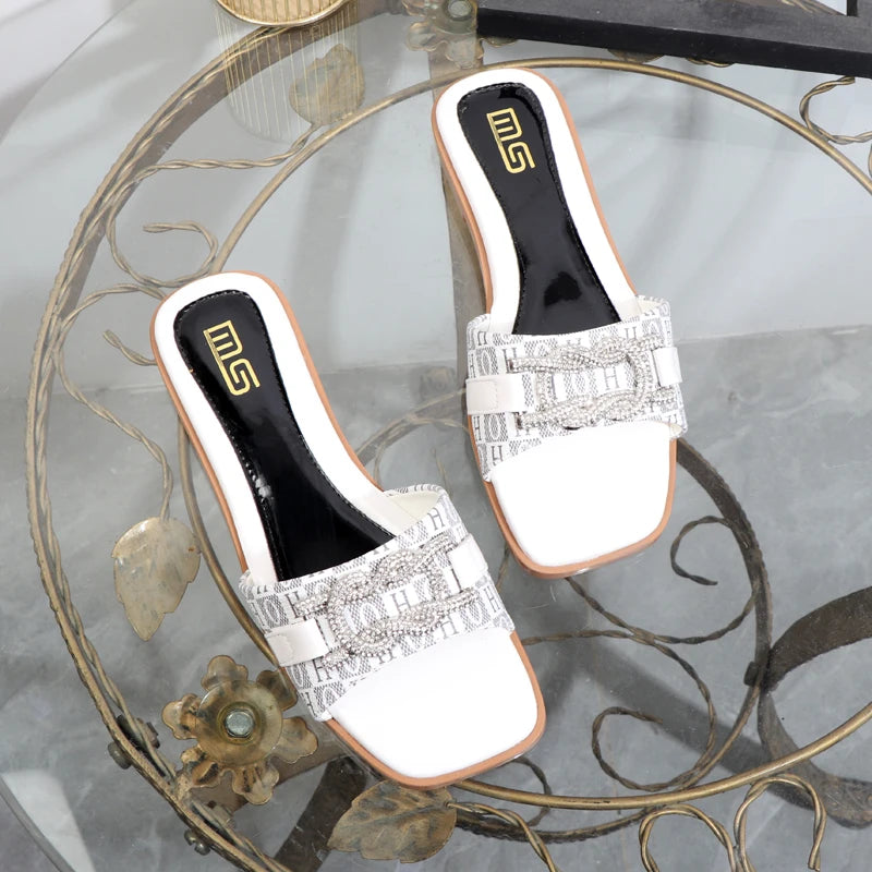 Slippers 2025 new anti-slip rhinestone flat bottom fashion word drag women's shoes wear sandals open toe luxurious lady slippers
