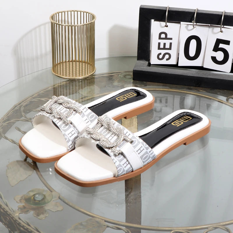 Slippers 2025 new anti-slip rhinestone flat bottom fashion word drag women's shoes wear sandals open toe luxurious lady slippers