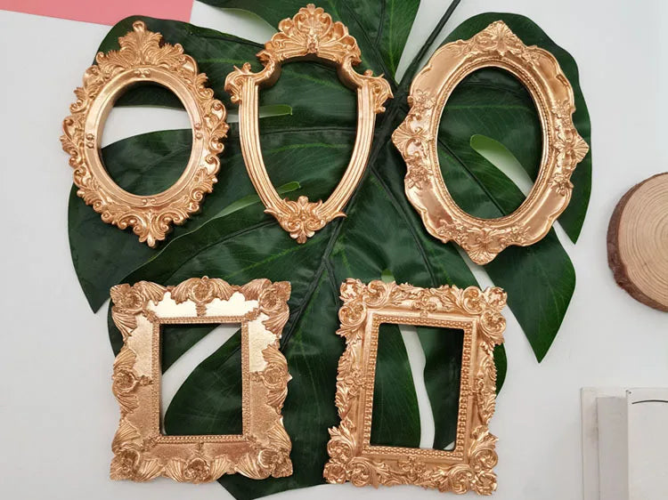 Mini gold small photo frame shooting props retro European style photo frame embossed nail art earrings pose props