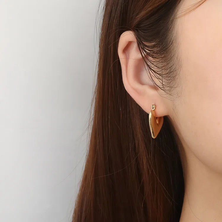 Most Popular Style Titanium Steel Hoop Earrings For Women C-type Peach Heart Round Ear Ring Non-fading Hot Selling Ear Jewelry