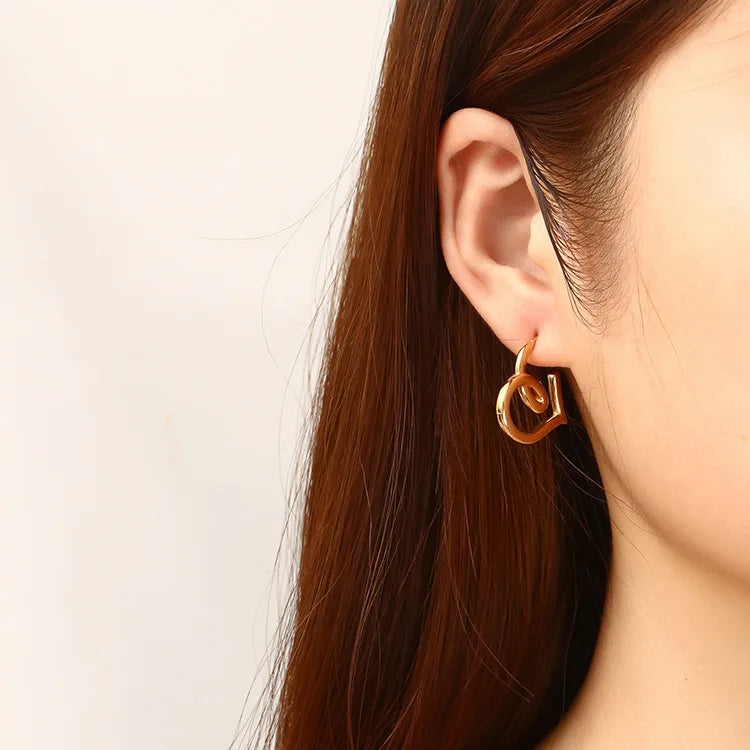 Most Popular Style Titanium Steel Hoop Earrings For Women C-type Peach Heart Round Ear Ring Non-fading Hot Selling Ear Jewelry
