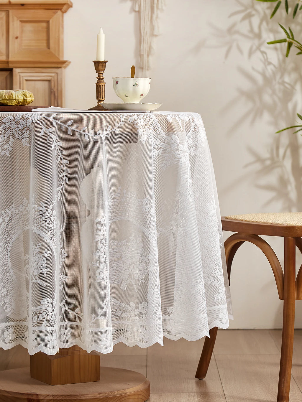 White lace tablecloth round mirror flower vine pattern living room dining table decoration
