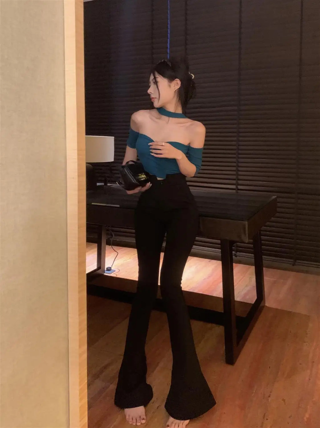 Hot Girl Sexy T-shirt for Women in Summer Pure Halter Neck One Shoulder Slim Design Niche Top Base Shirt