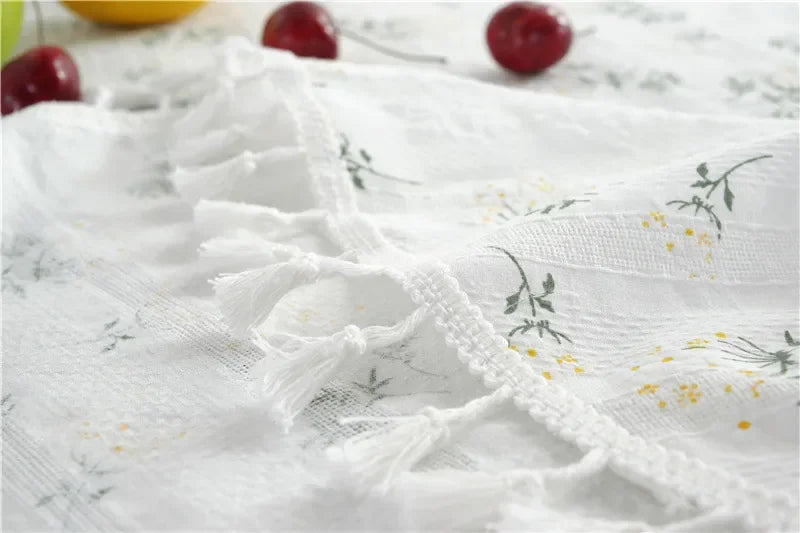 Circular Table Cover for Kitchen Dinning Room Tabletop Decor Round Tablecloth Cotton Table Cloth with Tassel Dust-Proof Floret