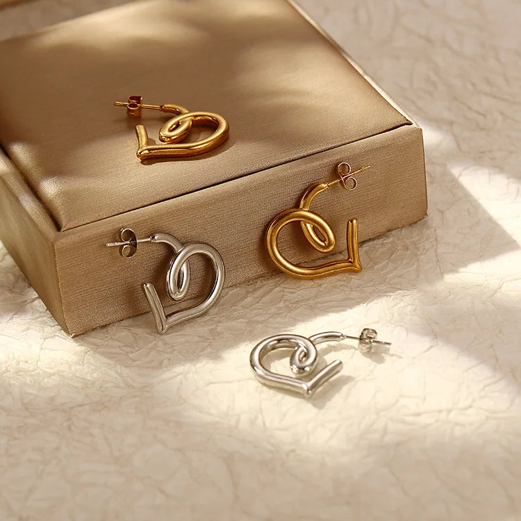 Most Popular Style Titanium Steel Hoop Earrings For Women C-type Peach Heart Round Ear Ring Non-fading Hot Selling Ear Jewelry