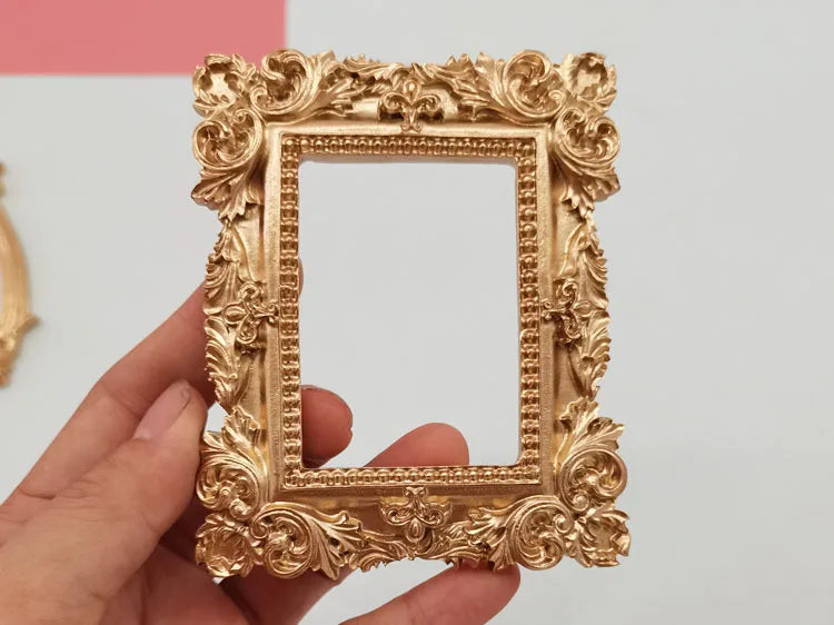 Mini gold small photo frame shooting props retro European style photo frame embossed nail art earrings pose props