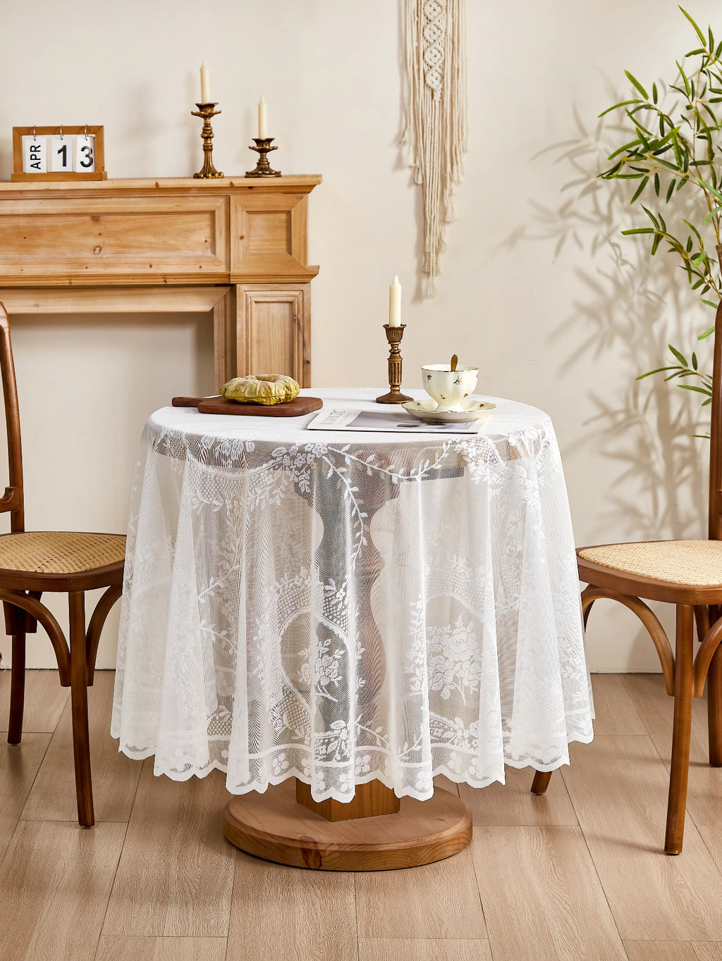 White lace tablecloth round mirror flower vine pattern living room dining table decoration