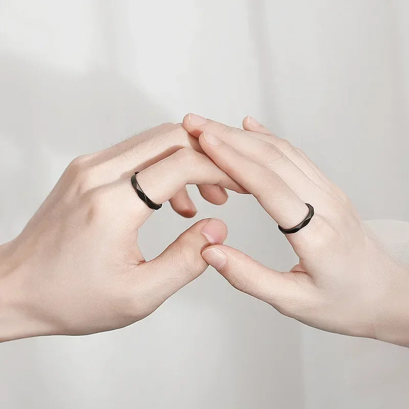 1Pair Simple Rhombus Couple Rings for Women Men Black Sliver Couple Goth Ring Luxury Opening Finger Ring Lover's Jewelry Gifts