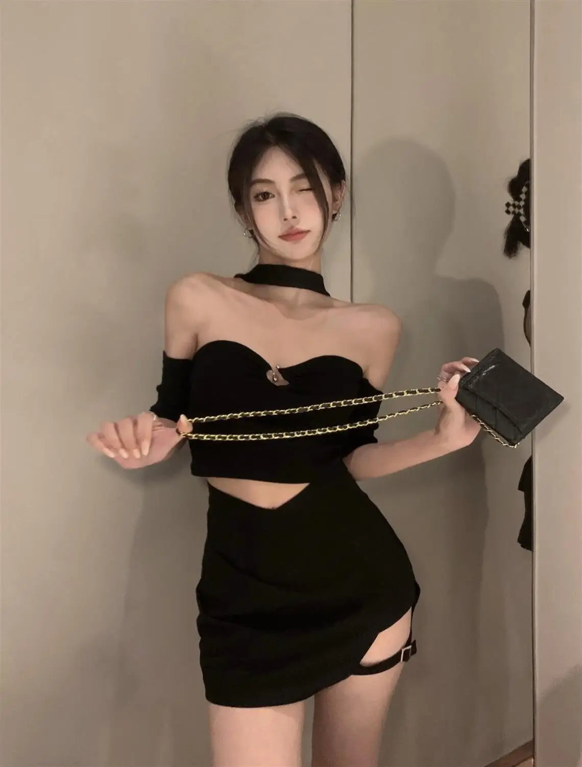 Hot Girl Sexy T-shirt for Women in Summer Pure Halter Neck One Shoulder Slim Design Niche Top Base Shirt