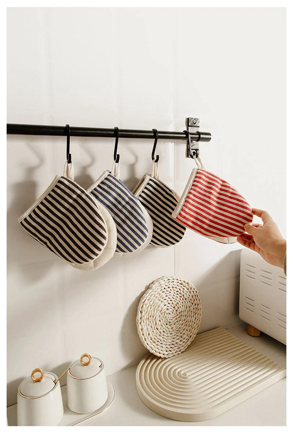 Household Insulated Gloves Microwave Anti-scald Gloves Thicken Striped Baking High Temperature Resistant Gloves Kitchen Tools