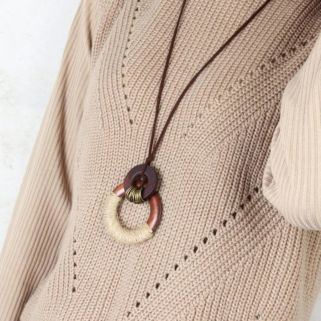 wood of vintage Circle Pendant with Hessian Rope Wrapped Lady Sweater Necklace
